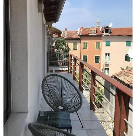 Pina Apartment