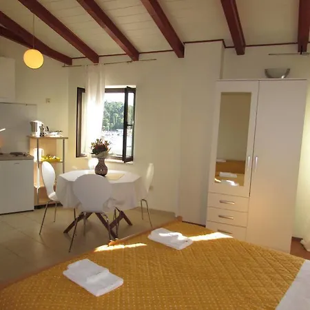 Apartament Pina *